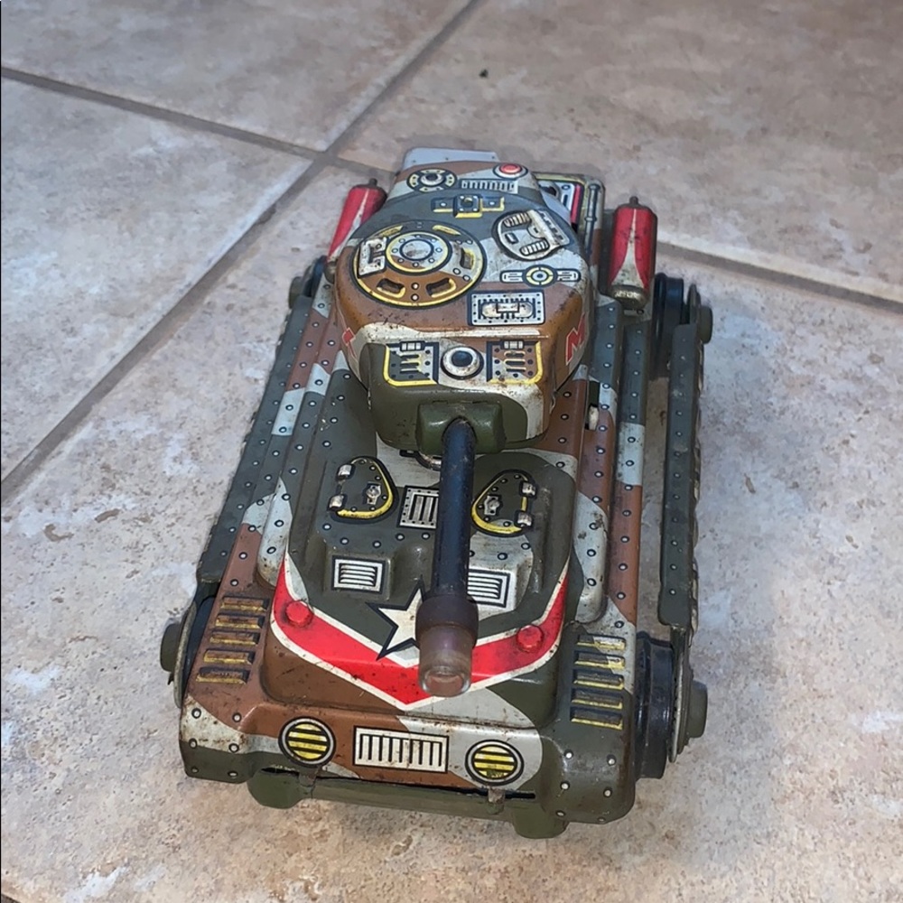 Vintage Tin Tank